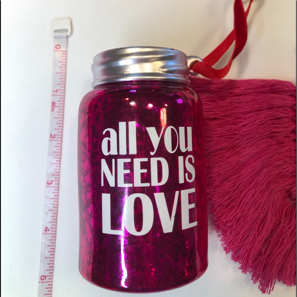 ALL YOU NEED IS LOVE💕VALENTINES MOOD LIGHT “LOVE” LED PINK NIGHT AMBIANCE NEW